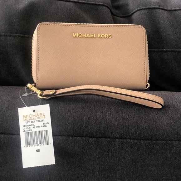 NEW Michael Kors Jet Set Travel wallet - Picture 3 of 6